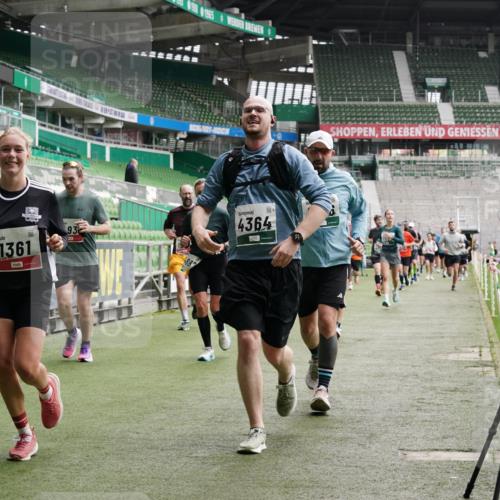 05.10.2025 - 20. swb-Marathon Bremen Michael Burmester http://msf.ph/oto/9329906 05.10.2025 13:01:44 Laufen im Stadion 58, 152, 156, 335, 428, 440, 488, 493, 546, 672, 772, 979, 1030, 1082, 1238, 1256, 1348, 1361, 1452, 1732, 1759, 1856, 1893, 1899, 1933, 1996, 2096, 2102, 2235, 2245, 2306, 2330, 2433, 2555, 2565, 2712, 2796, 2910, 2912, 2918, 2991, 2995, 3053, 3206, 3208, 3209, 3387, 3525, 3526, 3662, 3663, 3673, 3877, 4017, 4018, 4086, 4128, 4329, 4364, 4409, 4444, 4618, 4705, 4882, 4947, 4980, 5048, 5080, 5121, 5150, 5309, 5414, 5557, 5570, 5580, 5727, 5731, 5752, 5934, 5985, 6082, 6157 meine-sportfotos.de