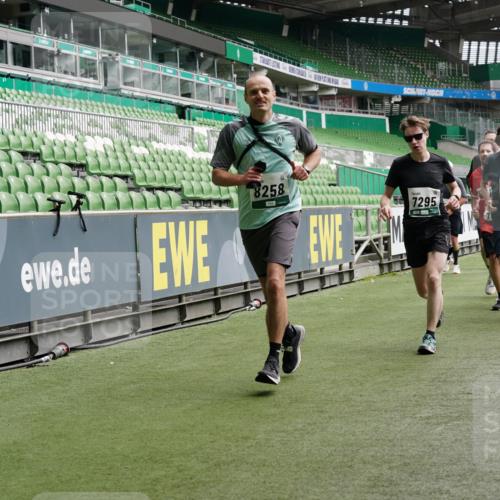 05.10.2025 - 20. swb-Marathon Bremen Michael Burmester http://msf.ph/oto/9329909 05.10.2025 12:59:45 Laufen im Stadion 27, 99, 226, 807, 860, 954, 978, 1043, 1516, 1525, 1548, 1598, 1711, 1843, 1854, 2609, 2663, 2782, 2866, 2941, 2945, 3086, 3087, 3104, 3169, 3230, 3592, 3747, 3783, 3888, 4181, 4220, 4380, 4395, 4486, 4536, 4824, 4827, 5493, 5510, 5530, 6030, 6126, 6374, 6439, 6536, 6674, 6881, 7201, 7262, 7295, 7307, 7398, 7421, 7467, 7511, 7537, 7598, 7679, 7906, 7929, 8097, 8214, 8258, 8372, 8485, 8699, 8981, 9024, 9072, 10526, 219, 586, 667, 1229 meine-sportfotos.de