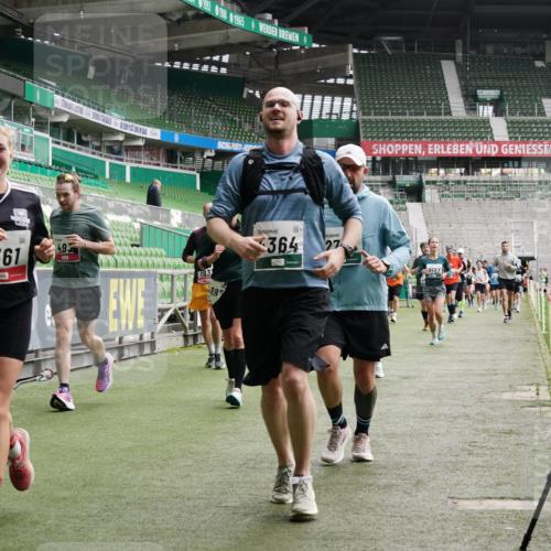 05.10.2025 - 20. swb-Marathon Bremen Michael Burmester http://msf.ph/oto/9329915 05.10.2025 13:01:44 Laufen im Stadion 58, 152, 156, 335, 428, 440, 488, 493, 546, 672, 772, 979, 1030, 1082, 1238, 1256, 1348, 1361, 1452, 1732, 1759, 1856, 1893, 1899, 1933, 1996, 2096, 2102, 2235, 2245, 2306, 2330, 2433, 2555, 2565, 2712, 2796, 2910, 2912, 2918, 2991, 2995, 3053, 3206, 3208, 3209, 3387, 3525, 3526, 3662, 3663, 3673, 3877, 4017, 4018, 4086, 4128, 4329, 4364, 4409, 4444, 4618, 4705, 4882, 4947, 4980, 5048, 5080, 5121, 5150, 5309, 5414, 5557, 5570, 5580, 5727, 5731, 5752, 5934, 5985, 6082, 6157 meine-sportfotos.de