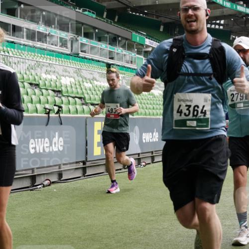 05.10.2025 - 20. swb-Marathon Bremen Michael Burmester http://msf.ph/oto/9329919 05.10.2025 13:01:45 Laufen im Stadion 58, 152, 335, 428, 440, 488, 493, 546, 672, 772, 979, 1030, 1082, 1238, 1256, 1348, 1361, 1452, 1732, 1759, 1856, 1893, 1899, 1933, 1996, 2096, 2102, 2143, 2235, 2245, 2306, 2330, 2433, 2555, 2565, 2712, 2796, 2910, 2912, 2918, 2991, 2995, 3053, 3206, 3208, 3209, 3387, 3525, 3526, 3662, 3663, 3673, 3877, 4017, 4018, 4086, 4128, 4329, 4364, 4409, 4444, 4618, 4705, 4882, 4947, 4980, 5048, 5080, 5121, 5150, 5309, 5414, 5557, 5570, 5580, 5727, 5731, 5752, 5934, 5985, 6082, 6157 meine-sportfotos.de