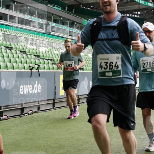 05.10.2025 - 20. swb-Marathon Bremen Michael Burmester http://msf.ph/oto/9329923 05.10.2025 13:01:45 Laufen im Stadion 58, 152, 335, 428, 440, 488, 493, 546, 672, 772, 979, 1030, 1082, 1238, 1256, 1348, 1361, 1452, 1732, 1759, 1856, 1893, 1899, 1933, 1996, 2096, 2102, 2143, 2235, 2245, 2306, 2330, 2433, 2555, 2565, 2712, 2796, 2910, 2912, 2918, 2991, 2995, 3053, 3206, 3208, 3209, 3387, 3525, 3526, 3662, 3663, 3673, 3877, 4017, 4018, 4086, 4128, 4329, 4364, 4409, 4444, 4618, 4705, 4882, 4947, 4980, 5048, 5080, 5121, 5150, 5309, 5414, 5557, 5570, 5580, 5727, 5731, 5752, 5934, 5985, 6082, 6157 meine-sportfotos.de