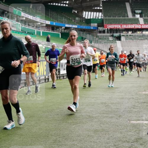 05.10.2025 - 20. swb-Marathon Bremen Michael Burmester http://msf.ph/oto/9329934 05.10.2025 13:01:47 Laufen im Stadion 58, 152, 335, 428, 440, 488, 493, 546, 672, 772, 979, 1030, 1082, 1238, 1256, 1348, 1361, 1452, 1732, 1759, 1856, 1893, 1899, 1933, 1996, 2096, 2102, 2143, 2235, 2245, 2306, 2433, 2555, 2565, 2712, 2796, 2910, 2912, 2918, 2991, 2995, 3053, 3206, 3208, 3387, 3525, 3526, 3662, 3663, 3673, 3877, 3926, 4017, 4018, 4086, 4128, 4329, 4364, 4409, 4444, 4564, 4618, 4705, 4882, 4947, 4980, 5048, 5080, 5150, 5309, 5557, 5570, 5580, 5731, 5752, 5934, 5985, 6082, 6157 meine-sportfotos.de