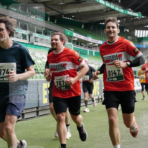 05.10.2025 - 20. swb-Marathon Bremen Michael Burmester http://msf.ph/oto/9329945 05.10.2025 12:59:48 Laufen im Stadion 27, 99, 226, 627, 807, 860, 954, 978, 1043, 1516, 1525, 1548, 1598, 1711, 1854, 2609, 2663, 2782, 2866, 2941, 2945, 3086, 3087, 3104, 3169, 3177, 3230, 3592, 3747, 3783, 3888, 4181, 4220, 4380, 4395, 4486, 4536, 4824, 4827, 5493, 5510, 6030, 6126, 6374, 6439, 6536, 6674, 6881, 7201, 7262, 7295, 7307, 7398, 7421, 7467, 7511, 7537, 7598, 7679, 7906, 7929, 8097, 8214, 8258, 8372, 8485, 8699, 8981, 9072, 10526, 219, 586, 667, 1229, 1843 meine-sportfotos.de