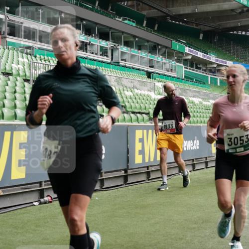 05.10.2025 - 20. swb-Marathon Bremen Michael Burmester http://msf.ph/oto/9329955 05.10.2025 13:01:47 Laufen im Stadion 58, 152, 335, 428, 440, 488, 493, 546, 672, 772, 979, 1030, 1082, 1238, 1256, 1348, 1361, 1452, 1732, 1759, 1856, 1893, 1899, 1933, 1996, 2096, 2102, 2143, 2235, 2245, 2306, 2433, 2555, 2565, 2712, 2796, 2910, 2912, 2918, 2991, 2995, 3053, 3206, 3208, 3387, 3525, 3526, 3662, 3663, 3673, 3877, 3926, 4017, 4018, 4086, 4128, 4329, 4364, 4409, 4444, 4564, 4618, 4705, 4882, 4947, 4980, 5048, 5080, 5150, 5309, 5557, 5570, 5580, 5731, 5752, 5934, 5985, 6082, 6157 meine-sportfotos.de