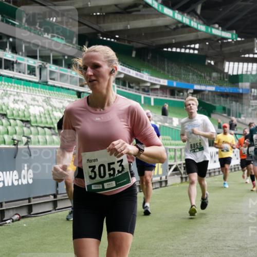 05.10.2025 - 20. swb-Marathon Bremen Michael Burmester http://msf.ph/oto/9329958 05.10.2025 13:01:48 Laufen im Stadion 58, 152, 335, 428, 440, 488, 493, 546, 672, 772, 979, 1030, 1082, 1238, 1256, 1348, 1361, 1452, 1732, 1759, 1856, 1893, 1899, 1933, 1996, 2096, 2102, 2143, 2235, 2245, 2306, 2433, 2555, 2565, 2712, 2796, 2910, 2912, 2918, 2991, 2995, 3053, 3206, 3208, 3387, 3525, 3526, 3662, 3663, 3673, 3877, 3926, 4017, 4018, 4086, 4128, 4329, 4364, 4409, 4444, 4564, 4618, 4705, 4882, 4947, 4980, 5048, 5080, 5150, 5309, 5557, 5570, 5580, 5731, 5752, 5934, 5985, 6082, 6157, 58 meine-sportfotos.de