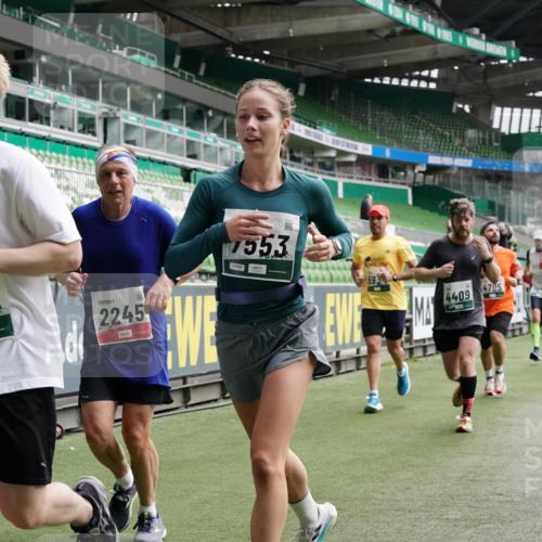 05.10.2025 - 20. swb-Marathon Bremen Michael Burmester http://msf.ph/oto/9329982 05.10.2025 13:01:50 Laufen im Stadion 152, 335, 428, 488, 493, 546, 672, 772, 979, 1030, 1082, 1256, 1348, 1361, 1452, 1732, 1744, 1759, 1856, 1893, 1899, 1924, 1933, 1996, 2096, 2102, 2143, 2235, 2245, 2306, 2433, 2555, 2565, 2796, 2910, 2912, 2918, 2991, 2995, 3053, 3206, 3208, 3387, 3525, 3526, 3662, 3663, 3673, 3877, 3926, 3930, 4017, 4018, 4086, 4329, 4364, 4409, 4444, 4564, 4618, 4705, 4882, 4947, 4980, 5080, 5150, 5309, 5557, 5570, 5580, 5731, 5752, 5893, 5934, 5985, 6082, 6157, 58, 440 meine-sportfotos.de