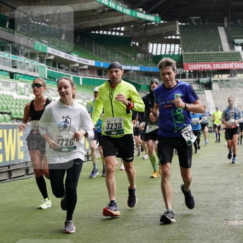 05.10.2025 - 20. swb-Marathon Bremen Michael Burmester http://msf.ph/oto/9329993 05.10.2025 12:59:53 Laufen im Stadion 27, 99, 226, 271, 491, 627, 807, 860, 954, 978, 1043, 1516, 1525, 1548, 1598, 1606, 1711, 1806, 2609, 2663, 2782, 2866, 2945, 3086, 3087, 3104, 3169, 3177, 3230, 3549, 3592, 3747, 3783, 3888, 4046, 4181, 4220, 4380, 4395, 4486, 4536, 4592, 4824, 5493, 5510, 5627, 6030, 6126, 6208, 6374, 6389, 6439, 6536, 6636, 6674, 6881, 7201, 7262, 7295, 7307, 7398, 7421, 7467, 7511, 7537, 7598, 7679, 7906, 7929, 8097, 8258, 8372, 8485, 8699, 8981, 9072, 10526, 219, 667, 1843 meine-sportfotos.de
