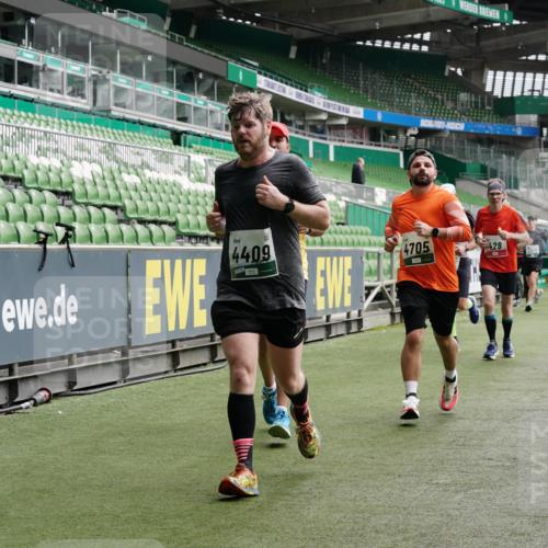 05.10.2025 - 20. swb-Marathon Bremen Michael Burmester http://msf.ph/oto/9329999 05.10.2025 13:01:52 Laufen im Stadion 152, 335, 428, 488, 493, 546, 672, 772, 979, 1030, 1082, 1256, 1348, 1361, 1452, 1732, 1744, 1759, 1856, 1893, 1899, 1924, 1933, 1996, 2096, 2102, 2143, 2235, 2245, 2306, 2433, 2555, 2565, 2796, 2910, 2912, 2918, 2991, 2995, 3053, 3206, 3208, 3387, 3525, 3526, 3662, 3663, 3673, 3877, 3926, 3930, 4017, 4018, 4086, 4329, 4364, 4409, 4444, 4564, 4618, 4705, 4882, 4947, 4980, 5150, 5309, 5557, 5570, 5580, 5731, 5893, 5934, 5985, 6082, 6157, 58, 440 meine-sportfotos.de