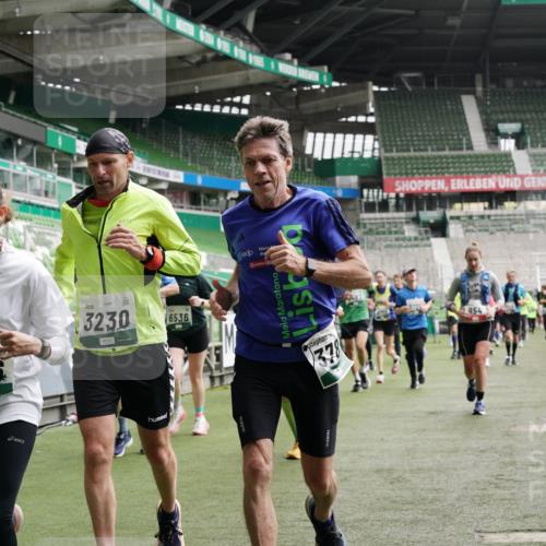 05.10.2025 - 20. swb-Marathon Bremen Michael Burmester http://msf.ph/oto/9330004 05.10.2025 12:59:53 Laufen im Stadion 27, 99, 226, 271, 491, 627, 807, 860, 954, 978, 1043, 1516, 1525, 1548, 1598, 1606, 1711, 1806, 2609, 2663, 2782, 2866, 2945, 3086, 3087, 3104, 3169, 3177, 3230, 3549, 3592, 3747, 3783, 3888, 4046, 4181, 4220, 4380, 4395, 4486, 4536, 4592, 4824, 5493, 5510, 5627, 6030, 6126, 6208, 6374, 6389, 6439, 6536, 6636, 6674, 6881, 7201, 7262, 7295, 7307, 7398, 7421, 7467, 7511, 7537, 7598, 7679, 7906, 7929, 8097, 8258, 8372, 8485, 8699, 8981, 9072, 10526, 219, 667, 1843 meine-sportfotos.de