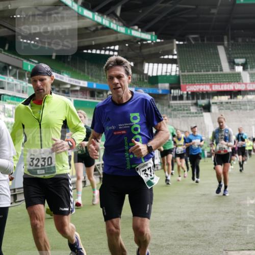 05.10.2025 - 20. swb-Marathon Bremen Michael Burmester http://msf.ph/oto/9330008 05.10.2025 12:59:54 Laufen im Stadion 27, 99, 226, 271, 491, 627, 807, 860, 954, 978, 1043, 1516, 1525, 1548, 1598, 1606, 1711, 1806, 2609, 2663, 2782, 2866, 2945, 3086, 3087, 3104, 3169, 3177, 3230, 3549, 3592, 3747, 3783, 3888, 4046, 4181, 4220, 4380, 4395, 4486, 4536, 4592, 4824, 5493, 5510, 5627, 6030, 6126, 6208, 6389, 6439, 6536, 6636, 6674, 6762, 6881, 7201, 7295, 7307, 7398, 7421, 7467, 7511, 7537, 7598, 7679, 7906, 7929, 8097, 8258, 8372, 8485, 8699, 8981, 9072, 10526, 219, 667, 1516, 1843 meine-sportfotos.de