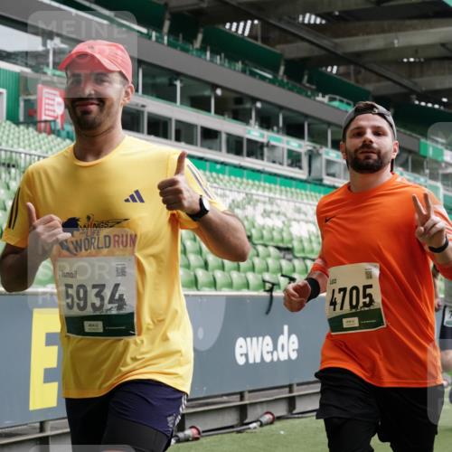 05.10.2025 - 20. swb-Marathon Bremen Michael Burmester http://msf.ph/oto/9330019 05.10.2025 13:01:54 Laufen im Stadion 152, 335, 428, 488, 493, 546, 672, 772, 979, 1030, 1256, 1348, 1361, 1452, 1732, 1744, 1759, 1856, 1893, 1899, 1924, 1933, 1996, 2096, 2102, 2143, 2235, 2245, 2272, 2306, 2433, 2555, 2565, 2796, 2910, 2912, 2918, 2991, 2995, 3053, 3206, 3208, 3387, 3525, 3526, 3662, 3663, 3673, 3861, 3877, 3926, 3930, 4017, 4018, 4086, 4329, 4364, 4409, 4444, 4564, 4618, 4705, 4882, 4947, 4980, 5150, 5309, 5557, 5570, 5580, 5731, 5893, 5934, 5985, 6082, 6157, 6328, 58, 440 meine-sportfotos.de