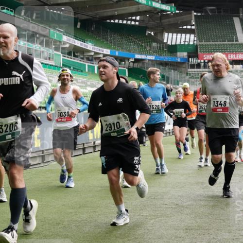05.10.2025 - 20. swb-Marathon Bremen Michael Burmester http://msf.ph/oto/9330076 05.10.2025 13:01:59 Laufen im Stadion 152, 335, 428, 493, 546, 672, 772, 843, 979, 1030, 1256, 1348, 1361, 1452, 1732, 1744, 1759, 1856, 1893, 1899, 1924, 1933, 1996, 2096, 2102, 2143, 2245, 2272, 2306, 2433, 2555, 2565, 2796, 2910, 2912, 2918, 2991, 3053, 3206, 3208, 3217, 3387, 3525, 3526, 3662, 3663, 3673, 3861, 3877, 3926, 3930, 4017, 4018, 4086, 4364, 4409, 4444, 4477, 4564, 4618, 4688, 4705, 4847, 4882, 4947, 4980, 5150, 5309, 5557, 5570, 5580, 5731, 5893, 5934, 6157, 6328, 6382, 58, 440 meine-sportfotos.de