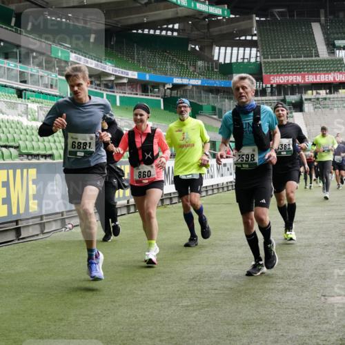 05.10.2025 - 20. swb-Marathon Bremen Michael Burmester http://msf.ph/oto/9330087 05.10.2025 13:00:01 Laufen im Stadion 27, 47, 99, 226, 271, 283, 491, 627, 807, 860, 954, 978, 1043, 1525, 1548, 1606, 1806, 2518, 2609, 2782, 2866, 2915, 2945, 3040, 3086, 3087, 3104, 3169, 3177, 3230, 3237, 3549, 3592, 3783, 3888, 4046, 4181, 4202, 4220, 4380, 4395, 4536, 4592, 4824, 4879, 5493, 5510, 5627, 6126, 6208, 6389, 6439, 6536, 6636, 6674, 6762, 6881, 7201, 7295, 7307, 7398, 7421, 7467, 7511, 7537, 7598, 7679, 7906, 7929, 8258, 8372, 8485, 8699, 8981, 9072, 27, 219, 667, 807, 1043, 1516, 1598, 1843 meine-sportfotos.de
