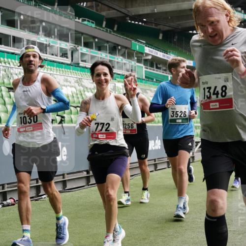 05.10.2025 - 20. swb-Marathon Bremen Michael Burmester http://msf.ph/oto/9330095 05.10.2025 13:02:00 Laufen im Stadion 152, 335, 428, 493, 546, 672, 772, 843, 979, 1030, 1256, 1348, 1361, 1452, 1732, 1744, 1759, 1856, 1893, 1899, 1924, 1933, 1996, 2096, 2102, 2143, 2245, 2272, 2306, 2433, 2555, 2565, 2796, 2910, 2912, 2918, 2991, 3053, 3206, 3208, 3217, 3387, 3525, 3526, 3662, 3663, 3673, 3861, 3877, 3926, 3930, 4017, 4018, 4086, 4364, 4409, 4444, 4477, 4564, 4618, 4688, 4705, 4847, 4882, 4947, 4980, 4985, 5150, 5309, 5557, 5570, 5580, 5731, 5893, 5934, 6157, 6328, 6382, 58, 440 meine-sportfotos.de
