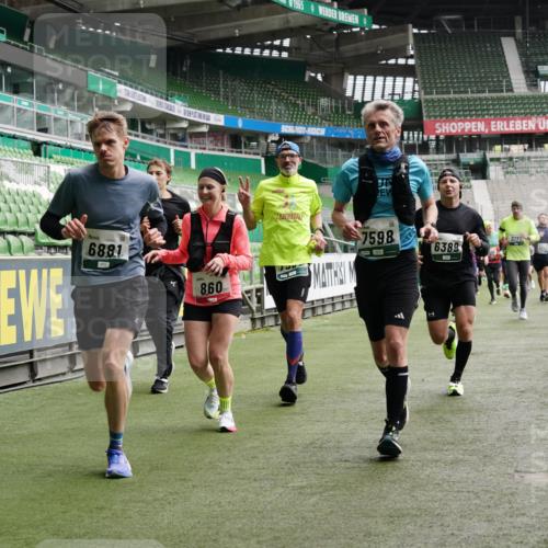 05.10.2025 - 20. swb-Marathon Bremen Michael Burmester http://msf.ph/oto/9330096 05.10.2025 13:00:01 Laufen im Stadion 27, 47, 99, 226, 271, 283, 491, 627, 807, 860, 954, 978, 1043, 1525, 1548, 1606, 1806, 2518, 2609, 2782, 2866, 2915, 2945, 3040, 3086, 3087, 3104, 3169, 3177, 3230, 3237, 3549, 3592, 3783, 3888, 4046, 4181, 4202, 4220, 4380, 4395, 4536, 4592, 4824, 4879, 5493, 5510, 5627, 6126, 6208, 6389, 6439, 6536, 6636, 6674, 6762, 6881, 7201, 7295, 7307, 7398, 7421, 7467, 7511, 7537, 7598, 7679, 7906, 7929, 8258, 8372, 8485, 8699, 8981, 9072, 27, 219, 667, 807, 1043, 1516, 1598, 1843 meine-sportfotos.de