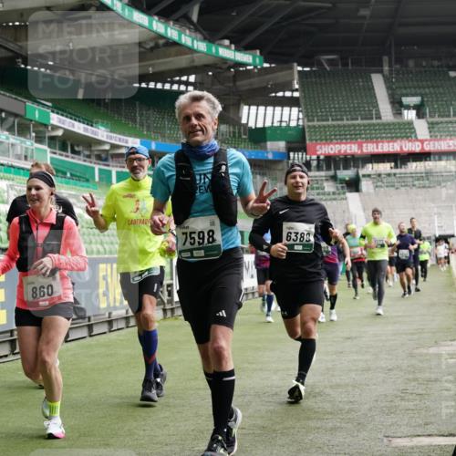 05.10.2025 - 20. swb-Marathon Bremen Michael Burmester http://msf.ph/oto/9330100 05.10.2025 13:00:02 Laufen im Stadion 47, 99, 226, 271, 283, 491, 627, 694, 860, 954, 978, 1525, 1548, 1606, 1806, 2518, 2609, 2782, 2866, 2915, 2945, 3040, 3086, 3087, 3104, 3169, 3177, 3230, 3237, 3549, 3592, 3783, 3888, 4046, 4181, 4202, 4220, 4380, 4395, 4536, 4592, 4824, 4879, 5493, 5510, 5627, 6126, 6208, 6389, 6439, 6536, 6636, 6674, 6762, 6881, 7201, 7295, 7307, 7398, 7421, 7467, 7537, 7598, 7679, 7906, 7929, 8258, 8372, 8485, 8699, 8981, 9072, 27, 667, 807, 1043, 1516, 1598, 1843 meine-sportfotos.de