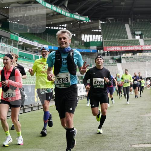 05.10.2025 - 20. swb-Marathon Bremen Michael Burmester http://msf.ph/oto/9330104 05.10.2025 13:00:02 Laufen im Stadion 47, 99, 226, 271, 283, 491, 627, 694, 860, 954, 978, 1525, 1548, 1606, 1806, 2518, 2609, 2782, 2866, 2915, 2945, 3040, 3086, 3087, 3104, 3169, 3177, 3230, 3237, 3549, 3592, 3783, 3888, 4046, 4181, 4202, 4220, 4380, 4395, 4536, 4592, 4824, 4879, 5493, 5510, 5627, 6126, 6208, 6389, 6439, 6536, 6636, 6674, 6762, 6881, 7201, 7295, 7307, 7398, 7421, 7467, 7537, 7598, 7679, 7906, 7929, 8258, 8372, 8485, 8699, 8981, 9072, 27, 667, 807, 1043, 1516, 1598, 1843 meine-sportfotos.de