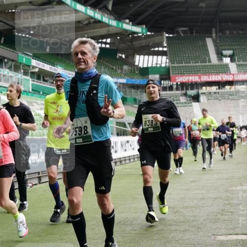05.10.2025 - 20. swb-Marathon Bremen Michael Burmester http://msf.ph/oto/9330112 05.10.2025 13:00:02 Laufen im Stadion 47, 99, 226, 271, 283, 491, 627, 694, 860, 954, 978, 1525, 1548, 1606, 1806, 2518, 2609, 2782, 2866, 2915, 2945, 3040, 3086, 3087, 3104, 3169, 3177, 3230, 3237, 3549, 3592, 3783, 3888, 4046, 4181, 4202, 4220, 4380, 4395, 4536, 4592, 4824, 4879, 5493, 5510, 5627, 6126, 6208, 6389, 6439, 6536, 6636, 6674, 6762, 6881, 7201, 7295, 7307, 7398, 7421, 7467, 7537, 7598, 7679, 7906, 7929, 8258, 8372, 8485, 8699, 8981, 9072, 27, 667, 807, 1043, 1516, 1598, 1843 meine-sportfotos.de