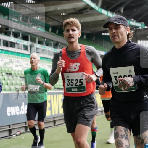 05.10.2025 - 20. swb-Marathon Bremen Michael Burmester http://msf.ph/oto/9330115 05.10.2025 13:02:02 Laufen im Stadion 152, 428, 493, 546, 672, 772, 843, 921, 979, 1030, 1256, 1348, 1361, 1452, 1732, 1744, 1759, 1856, 1893, 1899, 1924, 1933, 1996, 2096, 2102, 2143, 2245, 2272, 2306, 2433, 2555, 2565, 2774, 2796, 2910, 2912, 2918, 2991, 3053, 3206, 3208, 3217, 3387, 3525, 3526, 3662, 3663, 3673, 3861, 3877, 3926, 3930, 4017, 4018, 4086, 4364, 4409, 4444, 4477, 4564, 4618, 4688, 4705, 4847, 4882, 4947, 4980, 4985, 5309, 5557, 5570, 5580, 5652, 5731, 5893, 5934, 6157, 6328, 6382, 58, 440 meine-sportfotos.de