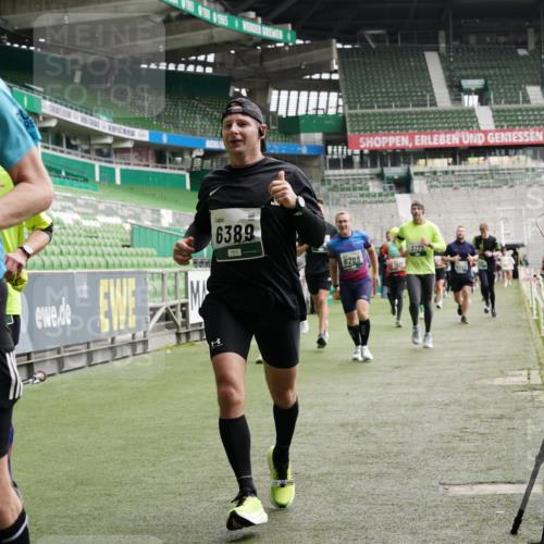 05.10.2025 - 20. swb-Marathon Bremen Michael Burmester http://msf.ph/oto/9330123 05.10.2025 13:00:03 Laufen im Stadion 47, 99, 226, 271, 283, 491, 627, 694, 860, 954, 978, 1525, 1548, 1606, 1806, 2518, 2609, 2745, 2782, 2866, 2915, 2945, 3040, 3086, 3087, 3104, 3169, 3177, 3230, 3237, 3549, 3592, 3783, 3888, 4046, 4181, 4202, 4220, 4380, 4395, 4536, 4592, 4661, 4824, 4879, 5493, 5510, 5627, 6126, 6208, 6389, 6439, 6536, 6636, 6674, 6762, 6881, 7295, 7307, 7398, 7421, 7467, 7537, 7598, 7679, 7906, 7929, 8258, 8372, 8699, 8981, 9072, 27, 667, 807, 1043, 1516, 1598, 1843 meine-sportfotos.de
