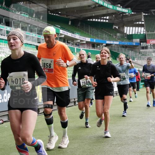 05.10.2025 - 20. swb-Marathon Bremen Michael Burmester http://msf.ph/oto/9330128 05.10.2025 13:02:03 Laufen im Stadion 152, 428, 493, 546, 672, 772, 843, 921, 979, 1030, 1256, 1348, 1361, 1452, 1732, 1744, 1759, 1856, 1893, 1899, 1924, 1933, 1996, 2096, 2102, 2143, 2245, 2272, 2306, 2433, 2555, 2565, 2774, 2796, 2910, 2912, 2918, 2991, 3053, 3206, 3208, 3217, 3387, 3525, 3526, 3662, 3663, 3673, 3861, 3877, 3926, 3930, 4017, 4018, 4086, 4129, 4364, 4409, 4444, 4477, 4564, 4618, 4688, 4705, 4847, 4882, 4947, 4980, 4985, 5309, 5557, 5570, 5580, 5652, 5731, 5893, 5934, 6157, 6328, 6382, 58, 440 meine-sportfotos.de