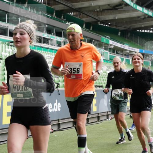 05.10.2025 - 20. swb-Marathon Bremen Michael Burmester http://msf.ph/oto/9330131 05.10.2025 13:02:03 Laufen im Stadion 152, 428, 493, 546, 672, 772, 843, 921, 979, 1030, 1256, 1348, 1361, 1452, 1732, 1744, 1759, 1856, 1893, 1899, 1924, 1933, 1996, 2096, 2102, 2143, 2245, 2272, 2306, 2433, 2555, 2565, 2774, 2796, 2910, 2912, 2918, 2991, 3053, 3206, 3208, 3217, 3387, 3525, 3526, 3662, 3663, 3673, 3861, 3877, 3926, 3930, 4017, 4018, 4086, 4129, 4364, 4409, 4444, 4477, 4564, 4618, 4688, 4705, 4847, 4882, 4947, 4980, 4985, 5309, 5557, 5570, 5580, 5652, 5731, 5893, 5934, 6157, 6328, 6382, 58, 440 meine-sportfotos.de