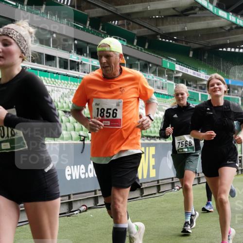 05.10.2025 - 20. swb-Marathon Bremen Michael Burmester http://msf.ph/oto/9330135 05.10.2025 13:02:04 Laufen im Stadion 152, 428, 493, 546, 672, 772, 843, 921, 979, 1030, 1256, 1348, 1361, 1452, 1732, 1744, 1759, 1856, 1893, 1899, 1924, 1933, 1996, 2096, 2102, 2143, 2245, 2272, 2306, 2433, 2555, 2565, 2774, 2796, 2910, 2912, 2918, 2991, 3053, 3206, 3208, 3217, 3387, 3525, 3526, 3662, 3663, 3673, 3861, 3877, 3926, 3930, 4017, 4018, 4086, 4129, 4364, 4409, 4444, 4477, 4564, 4618, 4688, 4705, 4847, 4882, 4947, 4980, 4985, 5309, 5557, 5570, 5580, 5652, 5731, 5893, 5934, 6157, 6328, 6382, 58, 440 meine-sportfotos.de