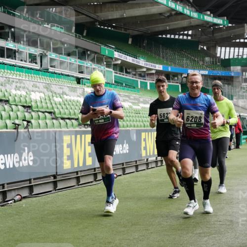 05.10.2025 - 20. swb-Marathon Bremen Michael Burmester http://msf.ph/oto/9330136 05.10.2025 13:00:06 Laufen im Stadion 47, 99, 226, 271, 283, 491, 498, 627, 694, 860, 954, 978, 1525, 1548, 1606, 1806, 2518, 2609, 2745, 2782, 2866, 2915, 2945, 3040, 3086, 3087, 3104, 3160, 3169, 3177, 3230, 3237, 3549, 3592, 3783, 4034, 4035, 4046, 4181, 4202, 4220, 4380, 4536, 4592, 4661, 4824, 4879, 5493, 5627, 6126, 6208, 6389, 6439, 6536, 6636, 6674, 6762, 6881, 7295, 7307, 7398, 7421, 7467, 7537, 7598, 7679, 7906, 8258, 8372, 8699, 8981, 9072, 27, 807, 1043, 1516, 1598, 1843 meine-sportfotos.de