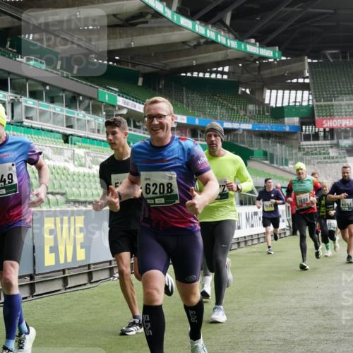 05.10.2025 - 20. swb-Marathon Bremen Michael Burmester http://msf.ph/oto/9330140 05.10.2025 13:00:06 Laufen im Stadion 47, 99, 226, 271, 283, 491, 498, 627, 694, 860, 954, 978, 1525, 1548, 1606, 1806, 2518, 2609, 2745, 2782, 2866, 2915, 2945, 3040, 3086, 3087, 3104, 3160, 3169, 3177, 3230, 3237, 3549, 3592, 3783, 4034, 4035, 4046, 4181, 4202, 4220, 4380, 4536, 4592, 4661, 4824, 4879, 5493, 5627, 6126, 6208, 6389, 6439, 6536, 6636, 6674, 6762, 6881, 7295, 7307, 7398, 7421, 7467, 7537, 7598, 7679, 7906, 8258, 8372, 8699, 8981, 9072, 27, 807, 1043, 1516, 1598, 1843 meine-sportfotos.de
