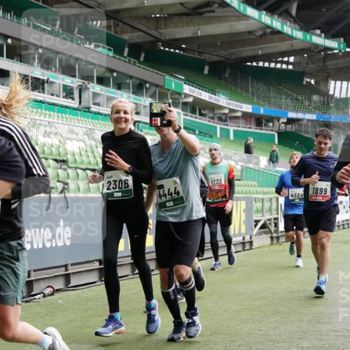 05.10.2025 - 20. swb-Marathon Bremen Michael Burmester http://msf.ph/oto/9330147 05.10.2025 13:02:05 Laufen im Stadion 152, 428, 493, 546, 672, 772, 843, 921, 979, 1030, 1256, 1348, 1361, 1452, 1732, 1744, 1759, 1856, 1893, 1899, 1924, 1933, 1996, 2096, 2102, 2143, 2245, 2272, 2306, 2555, 2565, 2774, 2796, 2910, 2912, 2918, 2991, 3053, 3206, 3208, 3217, 3387, 3525, 3526, 3662, 3663, 3673, 3861, 3877, 3926, 3930, 4017, 4018, 4086, 4129, 4364, 4409, 4444, 4477, 4481, 4564, 4618, 4688, 4705, 4847, 4882, 4947, 4980, 4985, 5309, 5557, 5570, 5580, 5652, 5731, 5893, 5934, 6157, 6328, 6382, 58, 440 meine-sportfotos.de