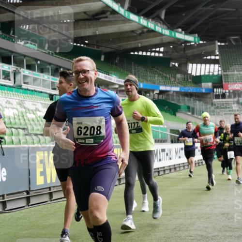 05.10.2025 - 20. swb-Marathon Bremen Michael Burmester http://msf.ph/oto/9330152 05.10.2025 13:00:07 Laufen im Stadion 47, 99, 226, 271, 283, 491, 498, 627, 694, 860, 954, 978, 1525, 1548, 1606, 1806, 2518, 2609, 2745, 2782, 2866, 2915, 2945, 3040, 3086, 3087, 3104, 3160, 3169, 3177, 3230, 3237, 3549, 3592, 3783, 4034, 4035, 4046, 4181, 4202, 4220, 4380, 4536, 4592, 4661, 4824, 4879, 5493, 5627, 6126, 6208, 6389, 6439, 6536, 6636, 6674, 6762, 6881, 7295, 7307, 7398, 7421, 7467, 7537, 7598, 7679, 7906, 8258, 8372, 8699, 8981, 9072, 27, 807, 1043, 1516, 1598, 1843 meine-sportfotos.de