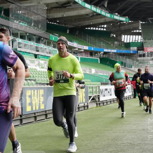05.10.2025 - 20. swb-Marathon Bremen Michael Burmester http://msf.ph/oto/9330160 05.10.2025 13:00:07 Laufen im Stadion 47, 99, 226, 271, 283, 491, 498, 627, 694, 860, 954, 978, 1525, 1548, 1606, 1806, 2518, 2609, 2745, 2782, 2866, 2915, 2945, 3040, 3086, 3087, 3104, 3160, 3169, 3177, 3230, 3237, 3549, 3592, 3783, 4034, 4035, 4046, 4181, 4202, 4220, 4380, 4536, 4592, 4661, 4824, 4879, 5493, 5627, 6126, 6208, 6389, 6439, 6536, 6636, 6674, 6762, 6881, 7295, 7307, 7398, 7421, 7467, 7537, 7598, 7679, 7906, 8258, 8372, 8699, 8981, 9072, 27, 807, 1043, 1516, 1598, 1843 meine-sportfotos.de