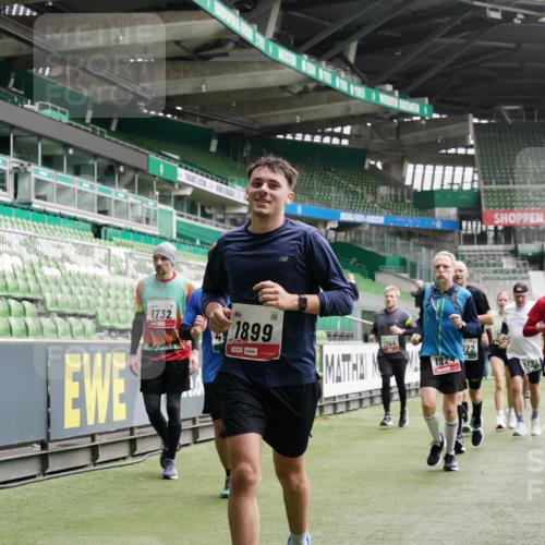 05.10.2025 - 20. swb-Marathon Bremen Michael Burmester http://msf.ph/oto/9330163 05.10.2025 13:02:07 Laufen im Stadion 152, 428, 493, 546, 672, 772, 843, 921, 979, 1030, 1256, 1348, 1361, 1452, 1732, 1744, 1759, 1856, 1893, 1899, 1924, 1933, 1996, 2096, 2102, 2143, 2245, 2272, 2306, 2555, 2565, 2774, 2796, 2910, 2912, 2918, 2991, 3053, 3206, 3208, 3217, 3387, 3525, 3526, 3662, 3663, 3673, 3861, 3926, 3930, 4017, 4018, 4086, 4129, 4364, 4409, 4444, 4464, 4477, 4481, 4564, 4618, 4688, 4705, 4847, 4882, 4947, 4980, 4985, 5309, 5557, 5570, 5580, 5652, 5731, 5893, 5934, 6157, 6328, 6382, 58, 440 meine-sportfotos.de