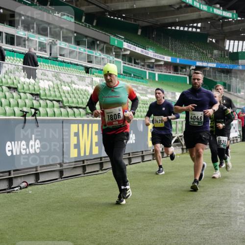 05.10.2025 - 20. swb-Marathon Bremen Michael Burmester http://msf.ph/oto/9330175 05.10.2025 13:00:09 Laufen im Stadion 47, 99, 226, 271, 283, 491, 498, 575, 627, 694, 860, 954, 978, 1116, 1471, 1525, 1548, 1606, 1806, 2007, 2504, 2518, 2609, 2745, 2782, 2866, 2915, 3040, 3086, 3087, 3104, 3160, 3169, 3177, 3230, 3237, 3293, 3549, 3592, 3605, 3783, 4034, 4035, 4046, 4181, 4202, 4220, 4380, 4536, 4592, 4661, 4824, 4879, 5493, 5627, 6126, 6208, 6389, 6439, 6536, 6636, 6674, 6704, 6762, 6881, 7295, 7307, 7398, 7421, 7537, 7598, 7679, 8258, 8372, 8699, 8981, 9072, 27, 807, 1043, 1516, 1598 meine-sportfotos.de