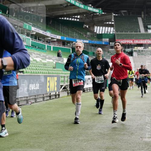 05.10.2025 - 20. swb-Marathon Bremen Michael Burmester http://msf.ph/oto/9330176 05.10.2025 13:02:08 Laufen im Stadion 152, 428, 493, 546, 672, 772, 843, 921, 979, 1030, 1256, 1348, 1361, 1452, 1732, 1744, 1759, 1856, 1899, 1924, 1933, 1996, 2096, 2102, 2143, 2245, 2272, 2306, 2555, 2565, 2774, 2796, 2910, 2912, 2918, 2991, 3053, 3206, 3208, 3217, 3387, 3525, 3526, 3662, 3663, 3673, 3861, 3926, 3930, 4017, 4018, 4086, 4129, 4364, 4409, 4444, 4464, 4477, 4481, 4564, 4618, 4688, 4705, 4847, 4882, 4947, 4980, 4985, 5309, 5557, 5570, 5580, 5652, 5731, 5893, 5934, 6157, 6328, 6382, 58, 440 meine-sportfotos.de