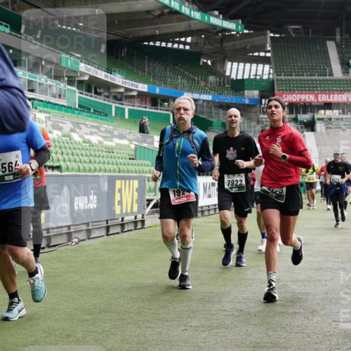 05.10.2025 - 20. swb-Marathon Bremen Michael Burmester http://msf.ph/oto/9330180 05.10.2025 13:02:08 Laufen im Stadion 152, 428, 493, 546, 672, 772, 843, 921, 979, 1030, 1256, 1348, 1361, 1452, 1732, 1744, 1759, 1856, 1899, 1924, 1933, 1996, 2096, 2102, 2143, 2245, 2272, 2306, 2555, 2565, 2774, 2796, 2910, 2912, 2918, 2991, 3053, 3206, 3208, 3217, 3387, 3525, 3526, 3662, 3663, 3673, 3861, 3926, 3930, 4017, 4018, 4086, 4129, 4364, 4409, 4444, 4464, 4477, 4481, 4564, 4618, 4688, 4705, 4847, 4882, 4947, 4980, 4985, 5309, 5557, 5570, 5580, 5652, 5731, 5893, 5934, 6157, 6328, 6382, 58, 440 meine-sportfotos.de