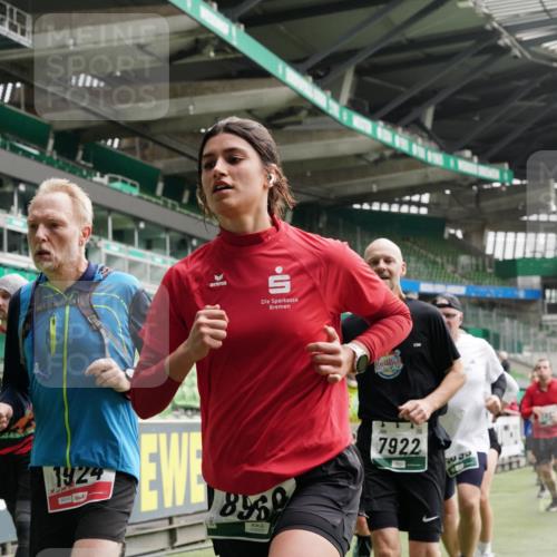 05.10.2025 - 20. swb-Marathon Bremen Michael Burmester http://msf.ph/oto/9330195 05.10.2025 13:02:10 Laufen im Stadion 97, 152, 428, 493, 546, 672, 729, 772, 843, 921, 979, 1030, 1256, 1348, 1361, 1452, 1732, 1744, 1759, 1856, 1899, 1924, 1933, 1996, 2096, 2102, 2143, 2245, 2272, 2306, 2555, 2565, 2774, 2796, 2910, 2912, 2918, 2991, 3053, 3206, 3208, 3217, 3525, 3526, 3662, 3663, 3673, 3861, 3926, 3930, 4017, 4018, 4086, 4129, 4364, 4409, 4444, 4464, 4477, 4481, 4564, 4688, 4705, 4817, 4847, 4882, 4947, 4980, 4985, 5309, 5557, 5570, 5580, 5652, 5731, 5893, 5934, 6157, 6328, 6382 meine-sportfotos.de