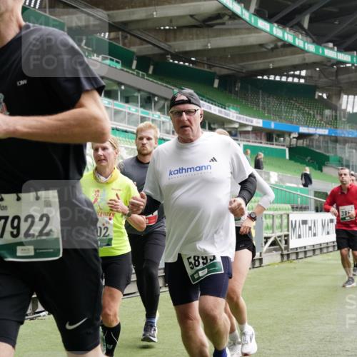 05.10.2025 - 20. swb-Marathon Bremen Michael Burmester http://msf.ph/oto/9330206 05.10.2025 13:02:11 Laufen im Stadion 97, 152, 428, 493, 518, 546, 672, 729, 772, 843, 921, 979, 1030, 1256, 1348, 1361, 1452, 1704, 1732, 1744, 1759, 1856, 1899, 1924, 1933, 1996, 2096, 2102, 2143, 2245, 2272, 2306, 2555, 2565, 2774, 2796, 2910, 2912, 2918, 2991, 3053, 3206, 3208, 3217, 3525, 3526, 3662, 3673, 3861, 3926, 3930, 4017, 4018, 4086, 4129, 4364, 4409, 4444, 4464, 4477, 4481, 4564, 4688, 4705, 4817, 4847, 4882, 4947, 4980, 4985, 5309, 5557, 5570, 5580, 5652, 5731, 5893, 5934, 6157, 6325, 6328, 6382 meine-sportfotos.de