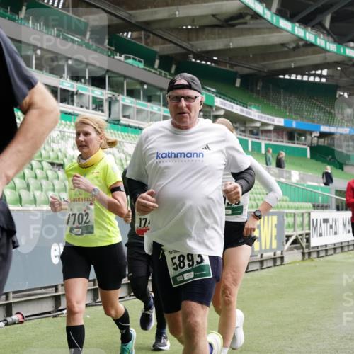 05.10.2025 - 20. swb-Marathon Bremen Michael Burmester http://msf.ph/oto/9330214 05.10.2025 13:02:11 Laufen im Stadion 97, 152, 428, 493, 518, 546, 672, 729, 772, 843, 921, 979, 1030, 1256, 1348, 1361, 1452, 1704, 1732, 1744, 1759, 1856, 1899, 1924, 1933, 1996, 2096, 2102, 2143, 2245, 2272, 2306, 2555, 2565, 2774, 2796, 2910, 2912, 2918, 2991, 3053, 3206, 3208, 3217, 3525, 3526, 3662, 3673, 3861, 3926, 3930, 4017, 4018, 4086, 4129, 4364, 4409, 4444, 4464, 4477, 4481, 4564, 4688, 4705, 4817, 4847, 4882, 4947, 4980, 4985, 5309, 5557, 5570, 5580, 5652, 5731, 5893, 5934, 6157, 6325, 6328, 6382 meine-sportfotos.de
