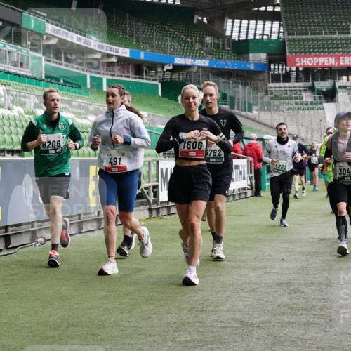 05.10.2025 - 20. swb-Marathon Bremen Michael Burmester http://msf.ph/oto/9330230 05.10.2025 13:00:13 Laufen im Stadion 47, 99, 271, 283, 491, 498, 575, 627, 694, 860, 954, 978, 1017, 1116, 1471, 1525, 1548, 1606, 1806, 2007, 2504, 2518, 2609, 2745, 2782, 2866, 2915, 3040, 3104, 3160, 3169, 3177, 3230, 3237, 3293, 3549, 3592, 3605, 3783, 4034, 4035, 4046, 4181, 4202, 4220, 4536, 4592, 4661, 4824, 4879, 5493, 5610, 5627, 6126, 6208, 6389, 6439, 6536, 6636, 6674, 6704, 6762, 6881, 7295, 7307, 7421, 7537, 7598, 7679, 8258, 8372, 8699, 8981, 27, 807, 1043, 1516, 1598 meine-sportfotos.de