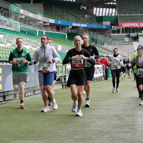 05.10.2025 - 20. swb-Marathon Bremen Michael Burmester http://msf.ph/oto/9330234 05.10.2025 13:00:13 Laufen im Stadion 47, 99, 271, 283, 491, 498, 575, 627, 694, 860, 954, 978, 1017, 1116, 1471, 1525, 1548, 1606, 1806, 2007, 2504, 2518, 2609, 2745, 2782, 2866, 2915, 3040, 3104, 3160, 3169, 3177, 3230, 3237, 3293, 3549, 3592, 3605, 3783, 4034, 4035, 4046, 4181, 4202, 4220, 4536, 4592, 4661, 4824, 4879, 5493, 5610, 5627, 6126, 6208, 6389, 6439, 6536, 6636, 6674, 6704, 6762, 6881, 7295, 7307, 7421, 7537, 7598, 7679, 8258, 8372, 8699, 8981, 27, 807, 1043, 1516, 1598 meine-sportfotos.de