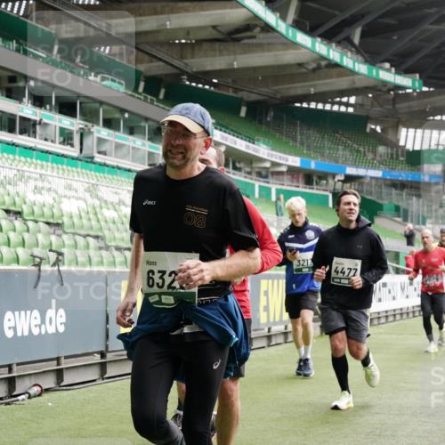05.10.2025 - 20. swb-Marathon Bremen Michael Burmester http://msf.ph/oto/9330244 05.10.2025 13:02:14 Laufen im Stadion 97, 428, 493, 518, 672, 729, 772, 843, 921, 1030, 1256, 1348, 1361, 1452, 1704, 1732, 1744, 1759, 1856, 1899, 1924, 1933, 1996, 2143, 2245, 2272, 2306, 2555, 2772, 2774, 2796, 2910, 2912, 2991, 3053, 3206, 3208, 3217, 3525, 3526, 3673, 3861, 3917, 3926, 3930, 4017, 4018, 4086, 4129, 4322, 4364, 4409, 4444, 4464, 4477, 4481, 4564, 4688, 4705, 4817, 4847, 4882, 4947, 4980, 4985, 5309, 5557, 5570, 5580, 5652, 5731, 5893, 5934, 6157, 6325, 6328, 6382, 7217, 7433, 7659, 152 meine-sportfotos.de