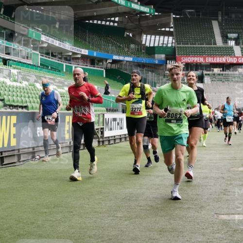 05.10.2025 - 20. swb-Marathon Bremen Michael Burmester http://msf.ph/oto/9330264 05.10.2025 13:02:17 Laufen im Stadion 97, 428, 493, 518, 729, 772, 843, 921, 1030, 1121, 1256, 1348, 1361, 1452, 1704, 1732, 1733, 1744, 1759, 1856, 1899, 1924, 1933, 2143, 2245, 2272, 2306, 2555, 2772, 2774, 2796, 2910, 2912, 2991, 3053, 3206, 3208, 3217, 3525, 3526, 3673, 3861, 3917, 3926, 3930, 4017, 4018, 4086, 4129, 4322, 4364, 4409, 4444, 4464, 4477, 4481, 4564, 4688, 4705, 4817, 4847, 4882, 4885, 4947, 4980, 4985, 5309, 5557, 5570, 5580, 5652, 5731, 5893, 5934, 6157, 6325, 6328, 6382, 7217, 7433, 7659, 152 meine-sportfotos.de