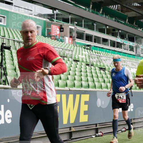 05.10.2025 - 20. swb-Marathon Bremen Michael Burmester http://msf.ph/oto/9330305 05.10.2025 13:02:20 Laufen im Stadion 97, 428, 493, 518, 729, 772, 843, 921, 1030, 1121, 1256, 1348, 1361, 1452, 1704, 1733, 1744, 1759, 1856, 1899, 1924, 1933, 2143, 2245, 2272, 2306, 2555, 2772, 2774, 2796, 2910, 2912, 3053, 3206, 3208, 3217, 3424, 3525, 3526, 3673, 3861, 3917, 3926, 3930, 4017, 4018, 4129, 4322, 4364, 4409, 4444, 4464, 4477, 4481, 4564, 4688, 4705, 4817, 4847, 4882, 4885, 4985, 5570, 5580, 5652, 5731, 5893, 5934, 6157, 6325, 6328, 6382, 7217, 7433, 7659, 152, 1933 meine-sportfotos.de