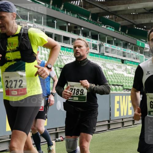05.10.2025 - 20. swb-Marathon Bremen Michael Burmester http://msf.ph/oto/9330312 05.10.2025 13:02:20 Laufen im Stadion 97, 428, 493, 518, 729, 772, 843, 921, 1030, 1121, 1256, 1348, 1361, 1452, 1704, 1733, 1744, 1759, 1856, 1899, 1924, 1933, 2143, 2245, 2272, 2306, 2555, 2772, 2774, 2796, 2910, 2912, 3053, 3206, 3208, 3217, 3424, 3525, 3526, 3673, 3861, 3917, 3926, 3930, 4017, 4018, 4129, 4322, 4364, 4409, 4444, 4464, 4477, 4481, 4564, 4688, 4705, 4817, 4847, 4882, 4885, 4985, 5570, 5580, 5652, 5731, 5893, 5934, 6157, 6325, 6328, 6382, 7217, 7433, 7659, 152, 1933 meine-sportfotos.de