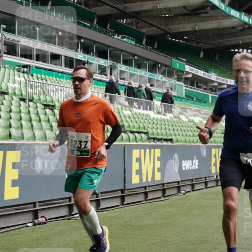 05.10.2025 - 20. swb-Marathon Bremen Michael Burmester http://msf.ph/oto/9330320 05.10.2025 13:00:20 Laufen im Stadion 47, 52, 271, 283, 491, 498, 575, 627, 694, 860, 954, 978, 1017, 1116, 1182, 1471, 1525, 1548, 1606, 1806, 2007, 2504, 2518, 2609, 2745, 2782, 2822, 2866, 2915, 3040, 3104, 3160, 3169, 3177, 3230, 3237, 3293, 3549, 3592, 3605, 3783, 4034, 4035, 4046, 4181, 4202, 4220, 4502, 4592, 4661, 4824, 4879, 5272, 5610, 5627, 5663, 6027, 6057, 6126, 6208, 6389, 6439, 6440, 6523, 6536, 6636, 6674, 6704, 6762, 6881, 7295, 7307, 7537, 7598, 7679, 8258, 8699, 27, 807, 1043 meine-sportfotos.de