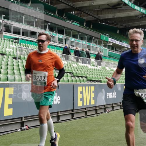 05.10.2025 - 20. swb-Marathon Bremen Michael Burmester http://msf.ph/oto/9330324 05.10.2025 13:00:20 Laufen im Stadion 47, 52, 271, 283, 491, 498, 575, 627, 694, 860, 954, 978, 1017, 1116, 1182, 1471, 1525, 1548, 1606, 1806, 2007, 2504, 2518, 2609, 2745, 2782, 2822, 2866, 2915, 3040, 3104, 3160, 3169, 3177, 3230, 3237, 3293, 3549, 3592, 3605, 3783, 4034, 4035, 4046, 4181, 4202, 4220, 4502, 4592, 4661, 4824, 4879, 5272, 5610, 5627, 5663, 6027, 6057, 6126, 6208, 6389, 6439, 6440, 6523, 6536, 6636, 6674, 6704, 6762, 6881, 7295, 7307, 7537, 7598, 7679, 8258, 8699, 27, 807, 1043 meine-sportfotos.de