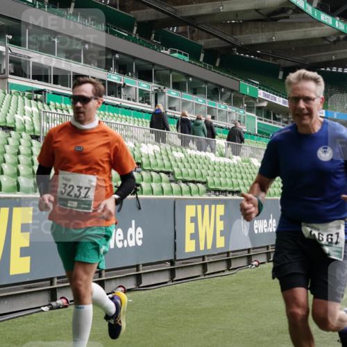 05.10.2025 - 20. swb-Marathon Bremen Michael Burmester http://msf.ph/oto/9330328 05.10.2025 13:00:20 Laufen im Stadion 47, 52, 271, 283, 491, 498, 575, 627, 694, 860, 954, 978, 1017, 1116, 1182, 1471, 1525, 1548, 1606, 1806, 2007, 2504, 2518, 2609, 2745, 2782, 2822, 2866, 2915, 3040, 3104, 3160, 3169, 3177, 3230, 3237, 3293, 3549, 3592, 3605, 3783, 4034, 4035, 4046, 4181, 4202, 4220, 4502, 4592, 4661, 4824, 4879, 5272, 5610, 5627, 5663, 6027, 6057, 6126, 6208, 6389, 6439, 6440, 6523, 6536, 6636, 6674, 6704, 6762, 6881, 7295, 7307, 7537, 7598, 7679, 8258, 8699, 27, 807, 1043 meine-sportfotos.de