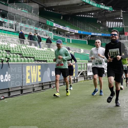 05.10.2025 - 20. swb-Marathon Bremen Michael Burmester http://msf.ph/oto/9330340 05.10.2025 13:00:22 Laufen im Stadion 47, 52, 271, 283, 491, 498, 575, 627, 694, 860, 954, 978, 1017, 1116, 1182, 1471, 1525, 1548, 1606, 1806, 2007, 2504, 2518, 2609, 2745, 2782, 2822, 2866, 2915, 3040, 3104, 3160, 3169, 3177, 3230, 3237, 3293, 3549, 3592, 3605, 3783, 4034, 4035, 4046, 4181, 4202, 4220, 4502, 4592, 4661, 4824, 4879, 5272, 5610, 5627, 5663, 5836, 6027, 6057, 6126, 6208, 6389, 6439, 6440, 6523, 6536, 6636, 6674, 6704, 6762, 6881, 7295, 7307, 7537, 7598, 7679, 8258, 8699 meine-sportfotos.de
