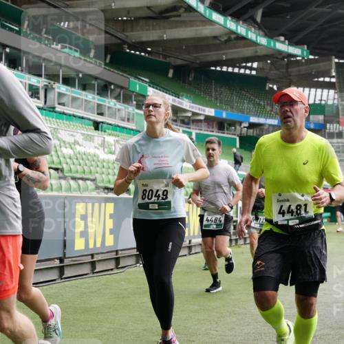 05.10.2025 - 20. swb-Marathon Bremen Michael Burmester http://msf.ph/oto/9330343 05.10.2025 13:02:23 Laufen im Stadion 97, 428, 518, 729, 772, 843, 921, 1030, 1121, 1256, 1348, 1361, 1405, 1452, 1704, 1733, 1744, 1759, 1856, 1899, 1924, 2143, 2245, 2272, 2306, 2393, 2555, 2772, 2774, 2796, 2910, 2912, 3053, 3206, 3208, 3217, 3424, 3525, 3526, 3861, 3917, 3926, 3930, 4017, 4018, 4129, 4322, 4364, 4409, 4444, 4464, 4477, 4481, 4564, 4688, 4705, 4817, 4847, 4882, 4885, 4985, 5570, 5580, 5652, 5893, 5934, 6157, 6325, 6328, 6382, 7217, 7433, 7659, 152, 493, 1933 meine-sportfotos.de